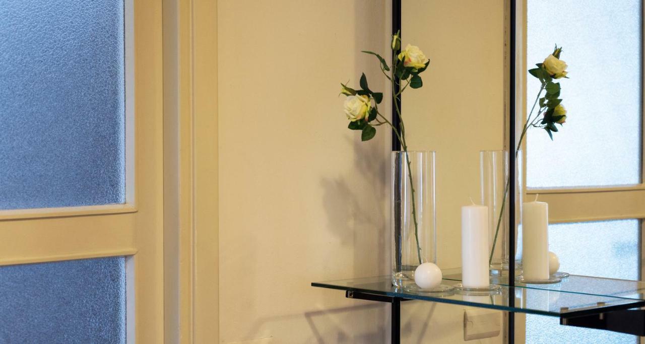 Joivy Welcoming 1Br Apt Next To Villa Olmo Комо Экстерьер фото